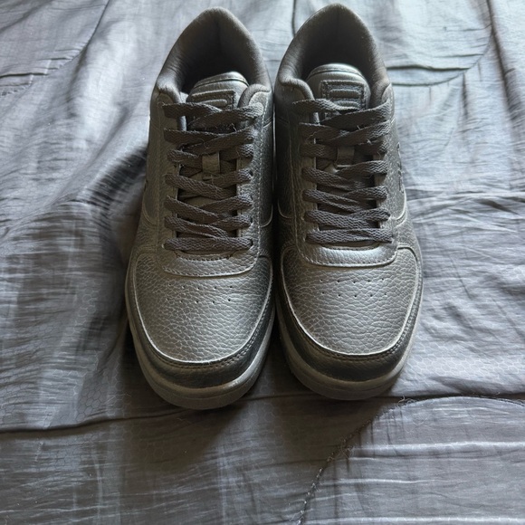 NEW Fila Black Low-top Sneakers - Picture 2 of 6